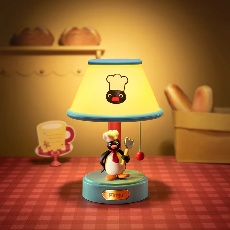 Pingu_Chef_Desk_Lamp_918_2.webp